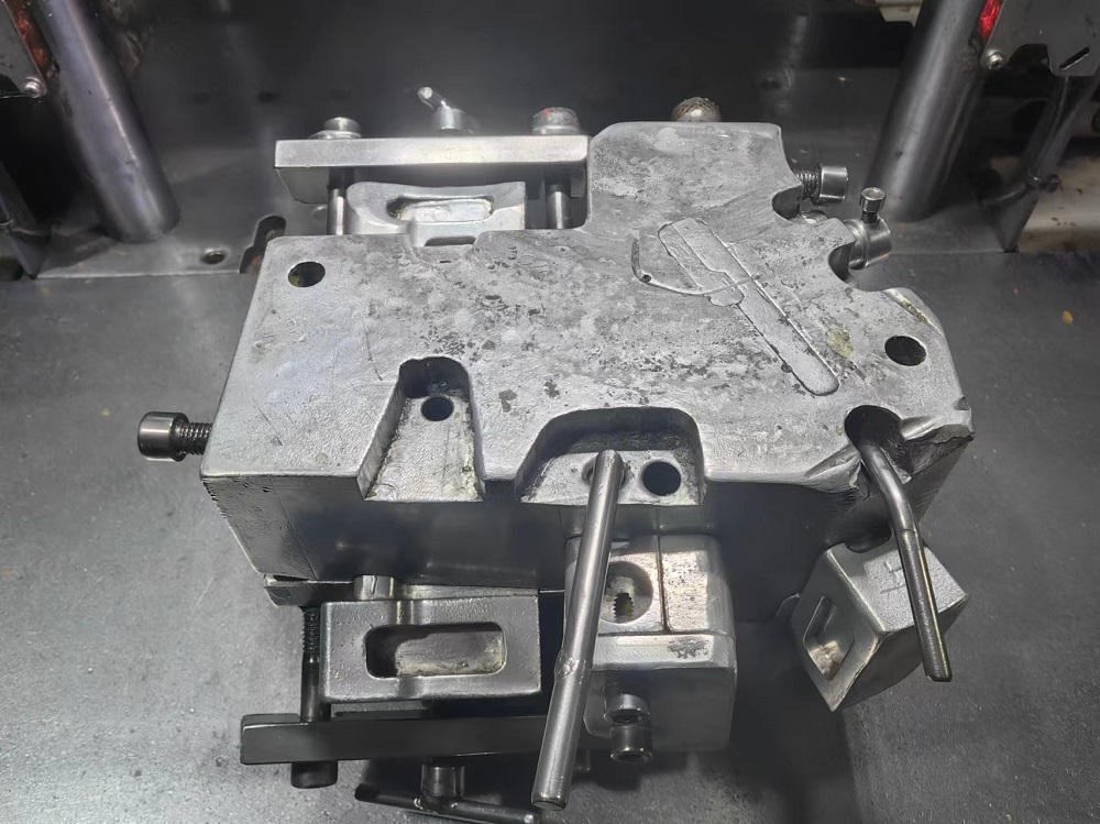 Preparing the molds2p