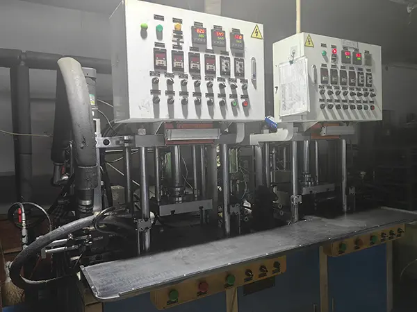 6 waxing machinesg83